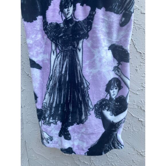 Wednesday Addams Plush Throw Blanket Purple Black 50x70 - Picture 1 of 4